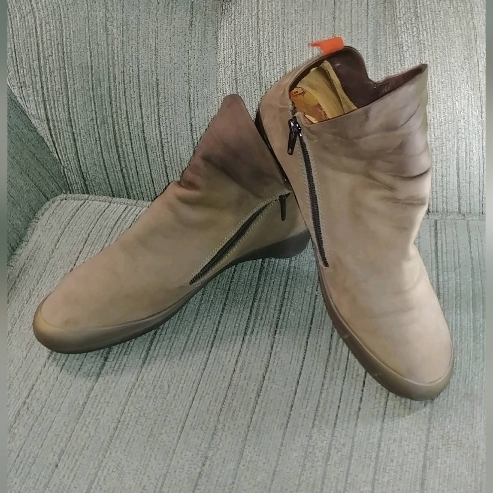 Softinos Fiora by Fly London Booties